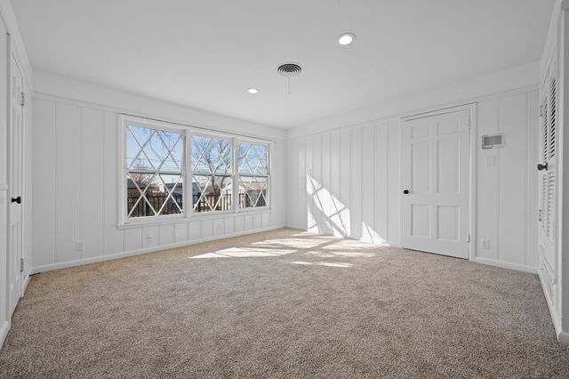 108 Hilltop Drive, Grandview, TX 76050