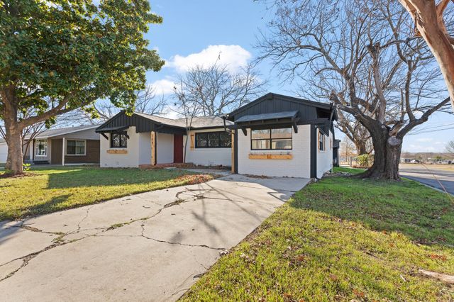 108 Hilltop Drive, Grandview, TX 76050