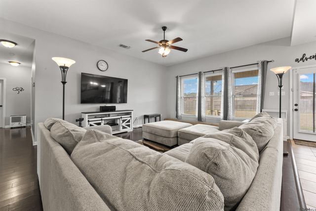 26528 Evangeline Trace Blvd, Denham Springs, LA 70726