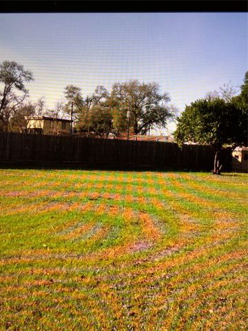 605 Independence Street, Brenham, TX 77833