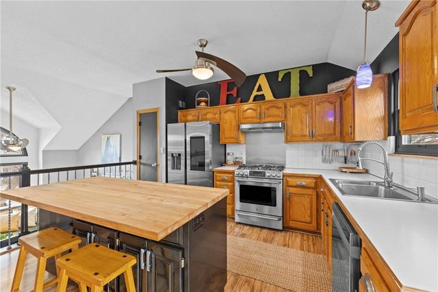 17524 SW 111th Terrace, Olathe, KS 66061