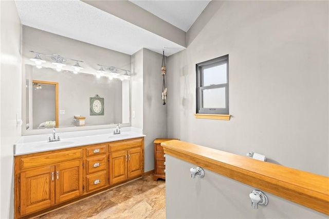 17524 SW 111th Terrace, Olathe, KS 66061