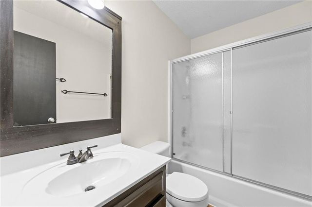 17524 SW 111th Terrace, Olathe, KS 66061