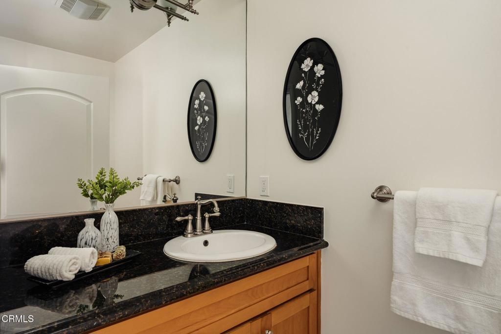 Image 17 of property listing at 3974 Pennsylvania Avenue 110, La Crescenta, CA 91214