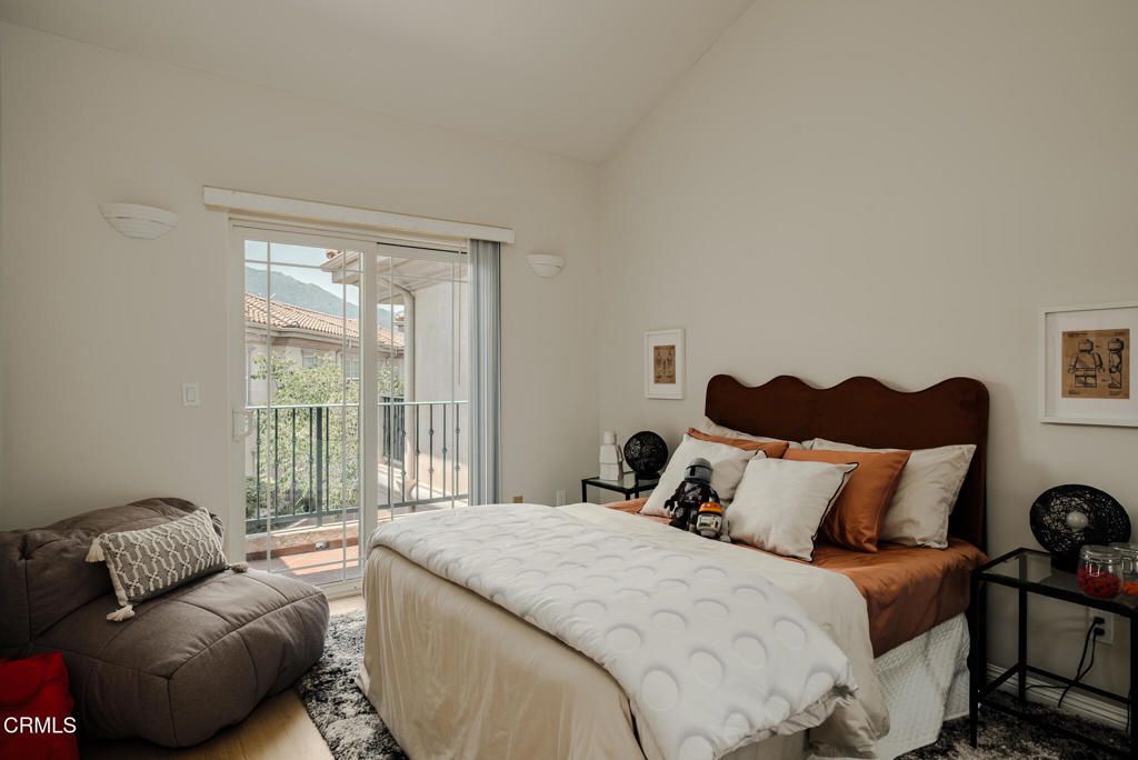 Image 19 of property listing at 3974 Pennsylvania Avenue 110, La Crescenta, CA 91214
