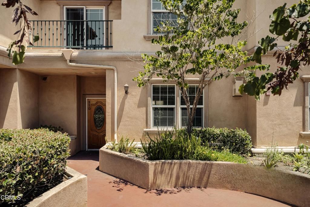 Image 2 of property listing at 3974 Pennsylvania Avenue 110, La Crescenta, CA 91214