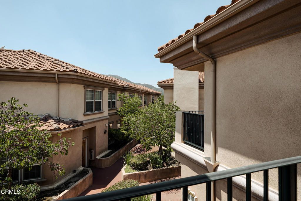 Image 21 of property listing at 3974 Pennsylvania Avenue 110, La Crescenta, CA 91214
