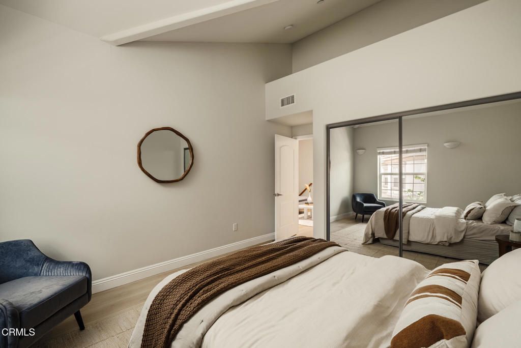 Image 24 of property listing at 3974 Pennsylvania Avenue 110, La Crescenta, CA 91214