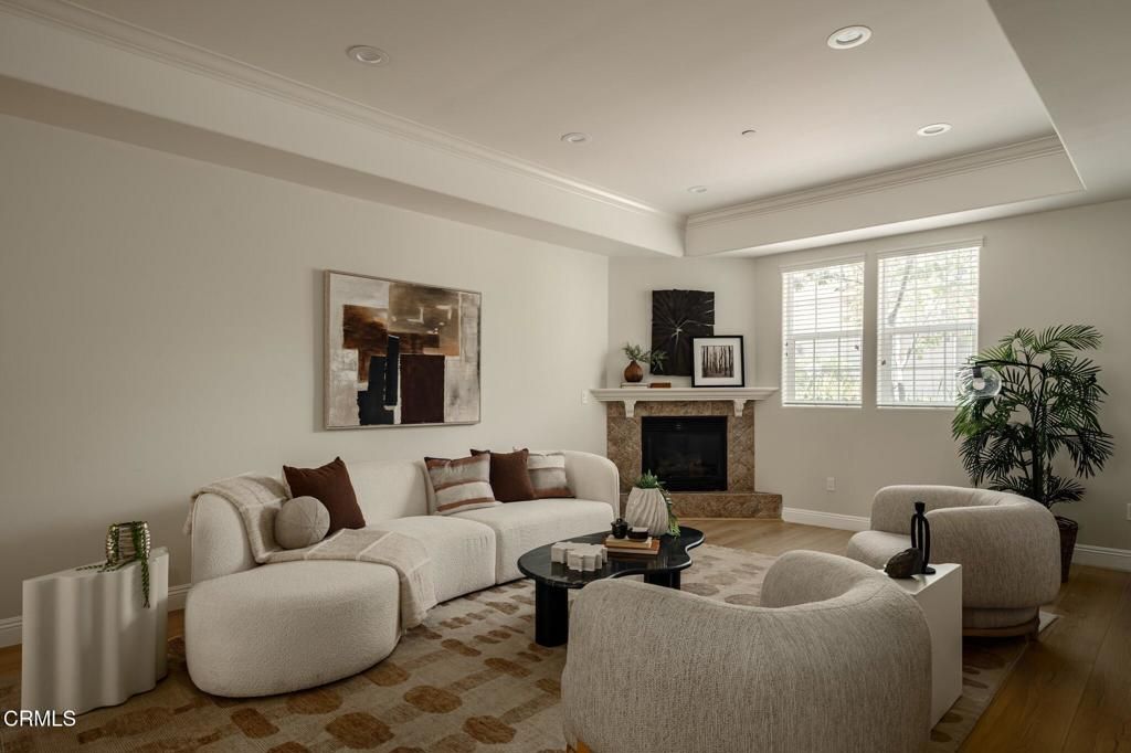 Image 3 of property listing at 3974 Pennsylvania Avenue 110, La Crescenta, CA 91214