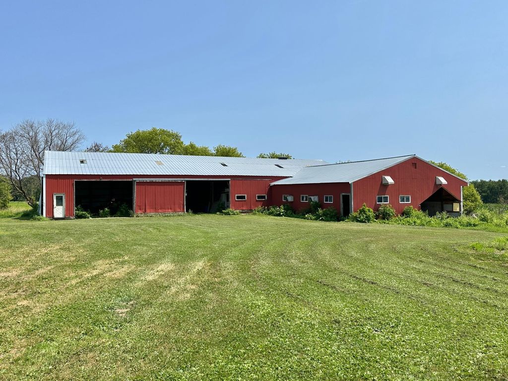 Image 30 of property listing at 312 10th Street, Clear Lake, WI 54005