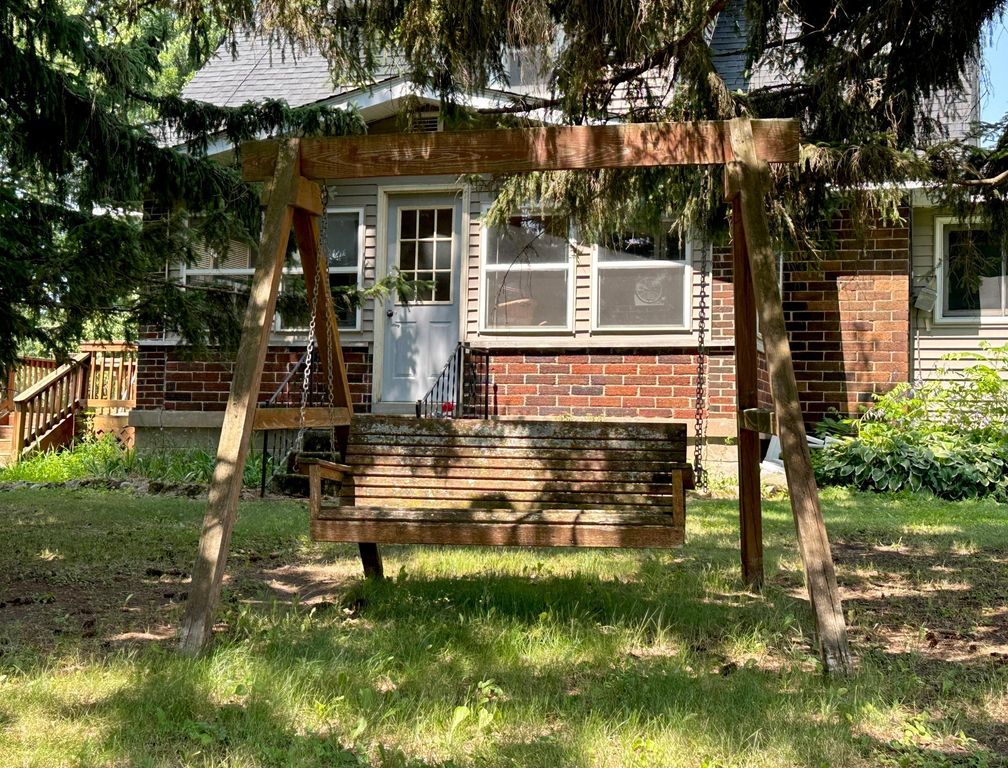 Image 6 of property listing at 312 10th Street, Clear Lake, WI 54005