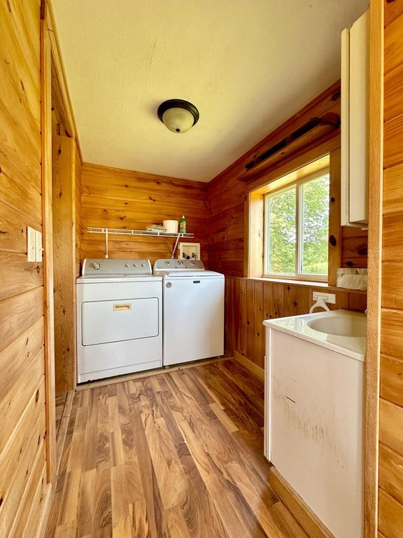 Image 9 of property listing at 312 10th Street, Clear Lake, WI 54005
