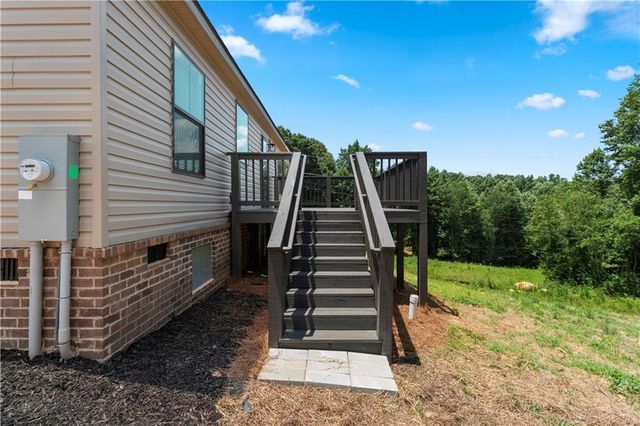 654 Robertson Loop Road, Clarkesville, GA 30523