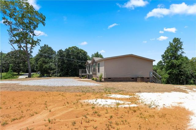 654 Robertson Loop Road, Clarkesville, GA 30523