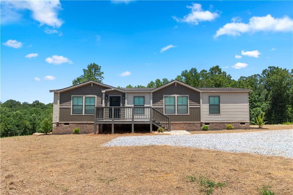 654 Robertson Loop Road, Clarkesville, GA 30523