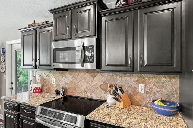 3205 GRANITE CREEK DR, Columbia, MO 65202