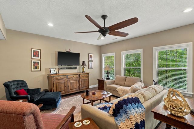 3205 GRANITE CREEK DR, Columbia, MO 65202