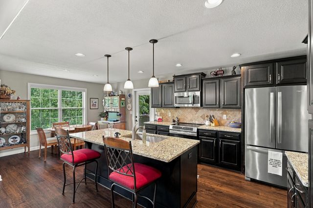 3205 GRANITE CREEK DR, Columbia, MO 65202