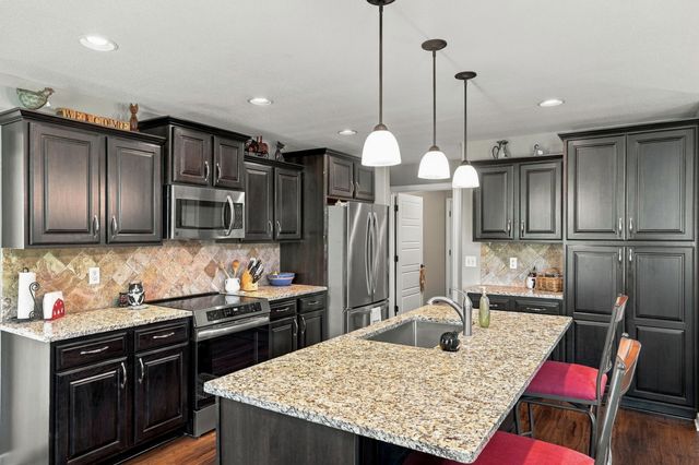 3205 GRANITE CREEK DR, Columbia, MO 65202