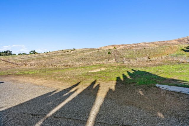 1995 Old Calaveras Road, Milpitas, CA 95035