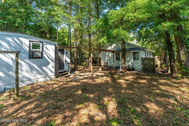 109 Pine Clay Road, Wilmington, NC 28403