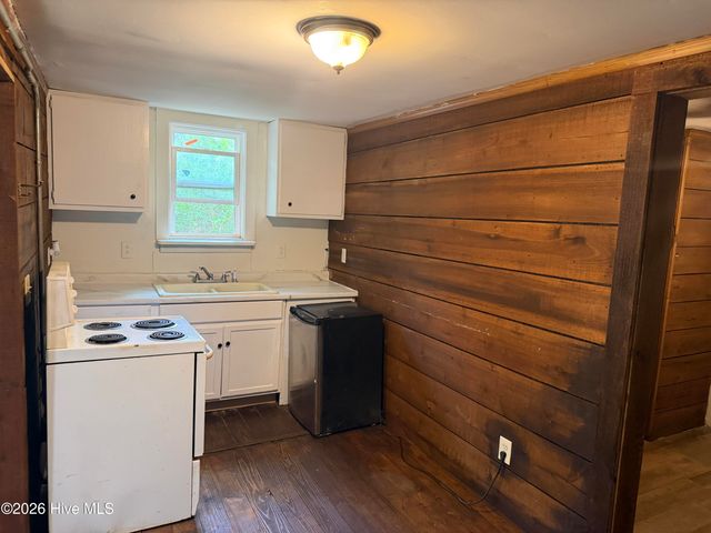 109 Pine Clay Road, Wilmington, NC 28403