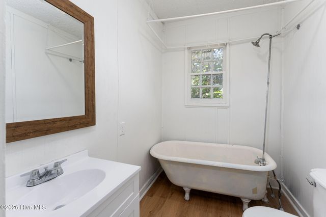 109 Pine Clay Road, Wilmington, NC 28403