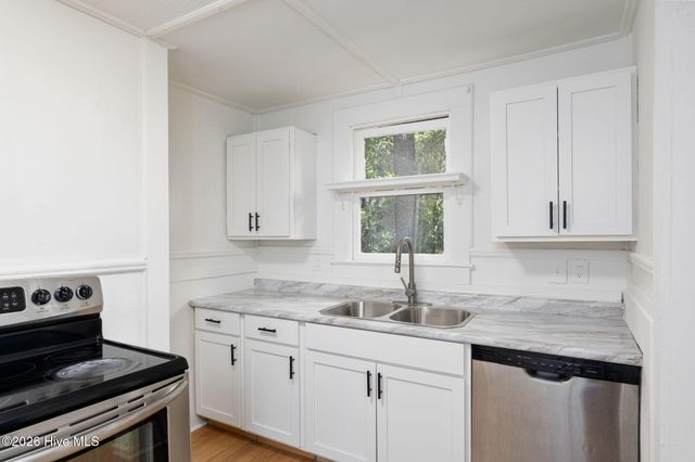 109 Pine Clay Road, Wilmington, NC 28403