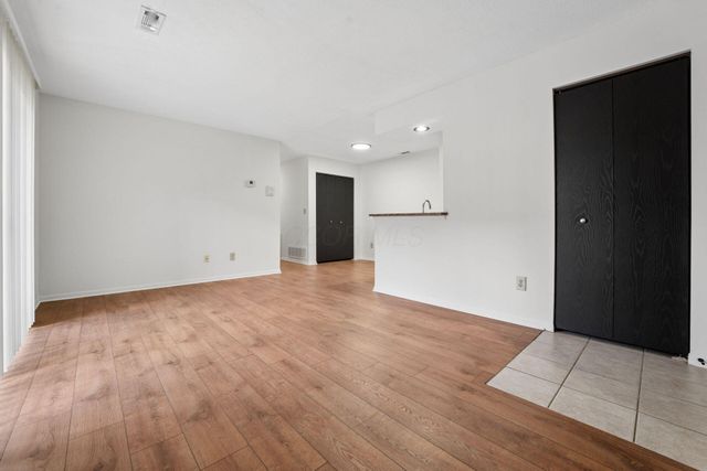 2279 Hedgerow, 2279 C, Columbus, OH 43220