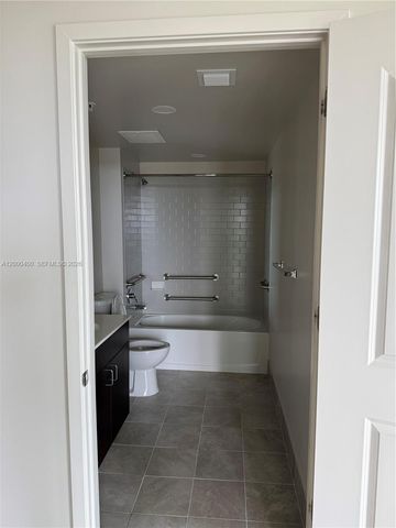 437 SW 4th Avenue 816, Fort Lauderdale, FL 33315