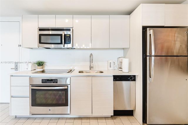 2602 E Hallandale Beach Blvd R1206, Hallandale Beach, FL 33009