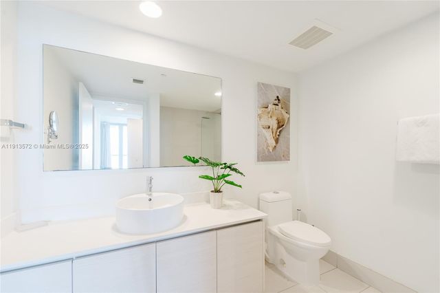 2602 E Hallandale Beach Blvd R1206, Hallandale Beach, FL 33009