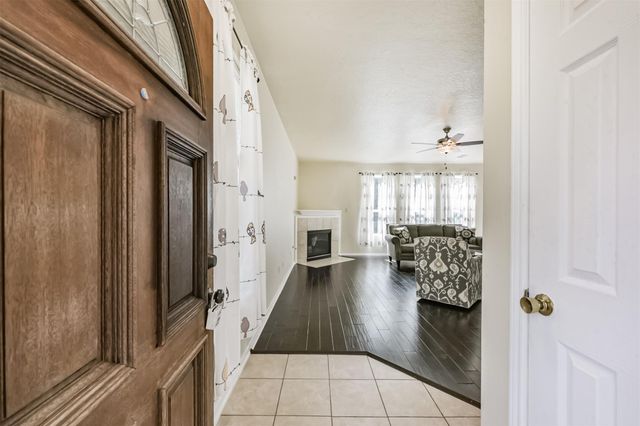1810 Sun Point Court, Humble, TX 77396