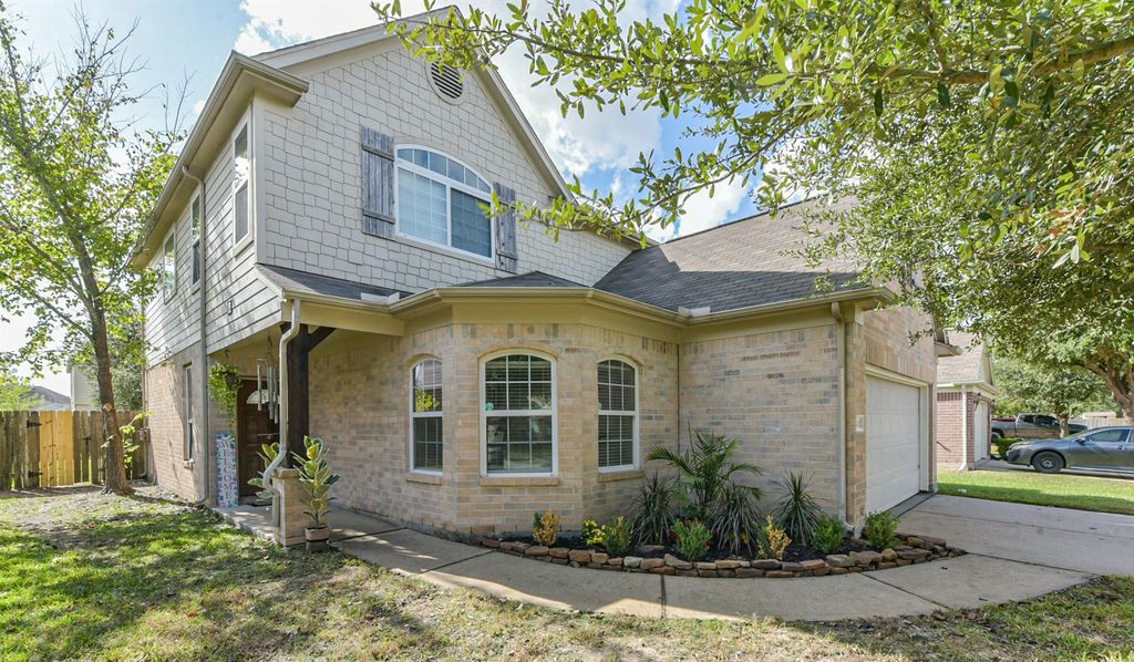 1810 Sun Point Court, Humble, TX 77396