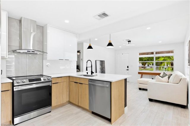 2926 Holly RD, Fort Myers, FL 33901