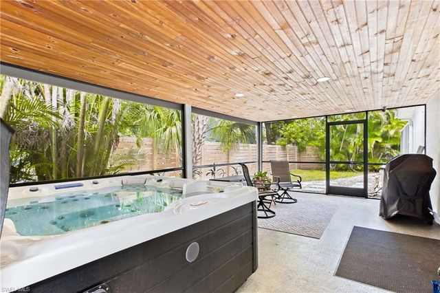 2926 Holly RD, Fort Myers, FL 33901