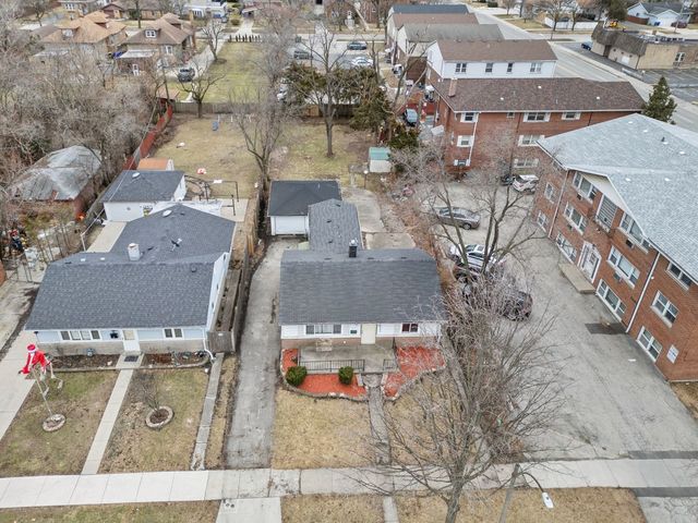 7911 45th Street, Lyons, IL 60534