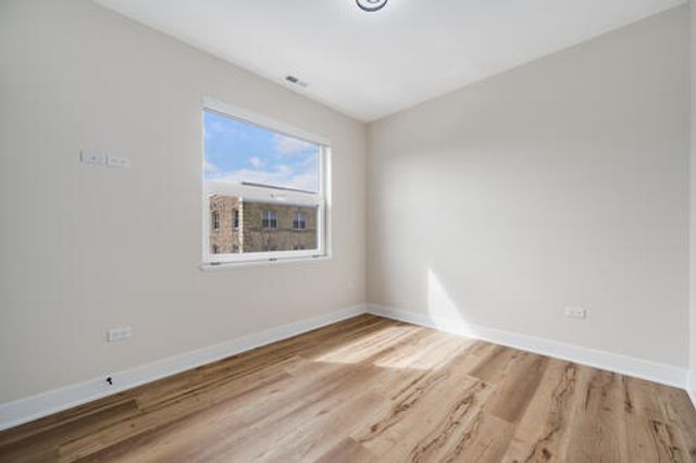 3992 S Lake Park Avenue 2S, Chicago, IL 60653