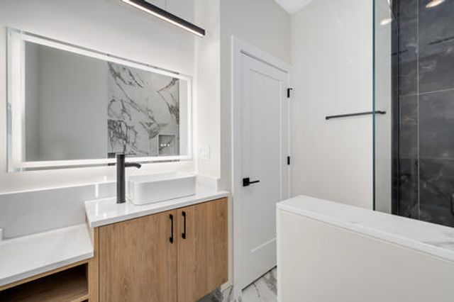 3992 S Lake Park Avenue 2S, Chicago, IL 60653