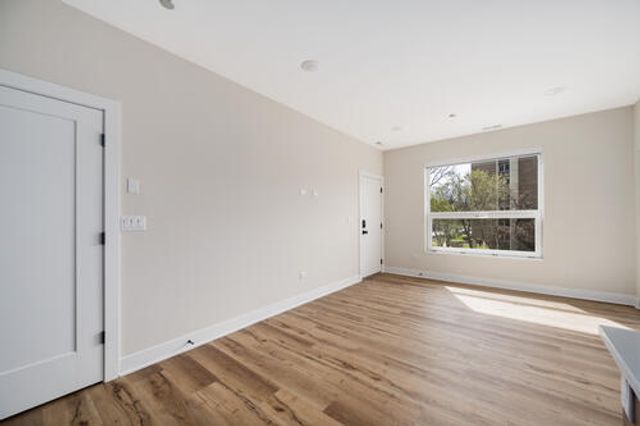 3992 S Lake Park Avenue 2S, Chicago, IL 60653