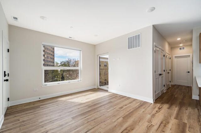 3992 S Lake Park Avenue 2S, Chicago, IL 60653