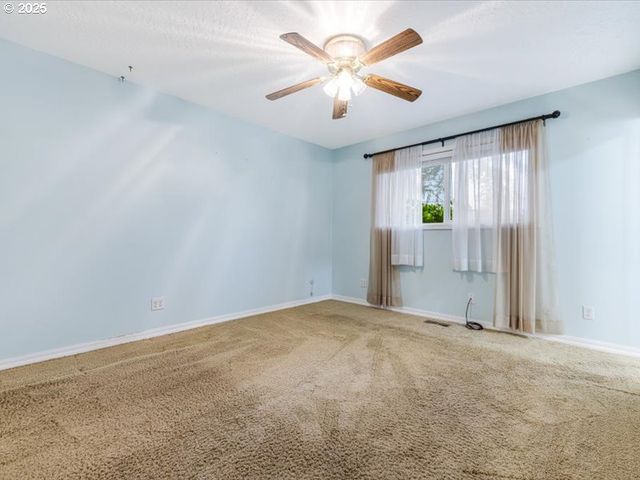 690 MARYLHURST Dr, West Linn, OR 97068