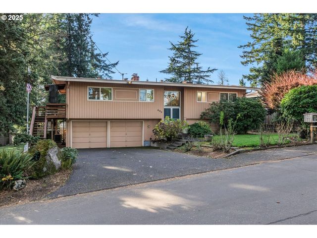 690 MARYLHURST Dr, West Linn, OR 97068