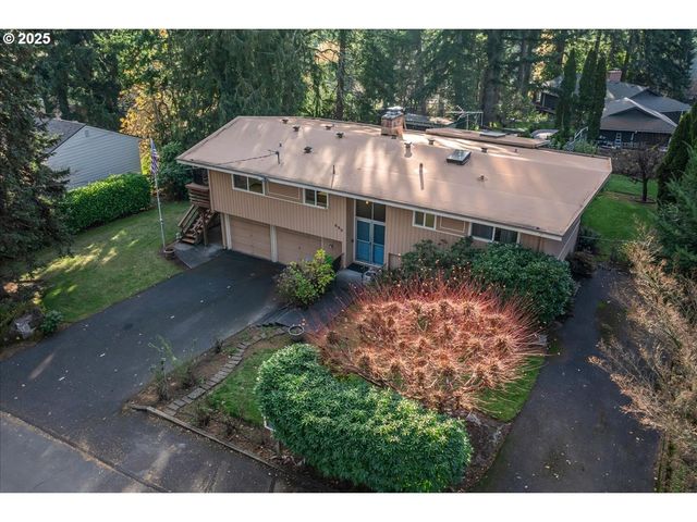 690 MARYLHURST Dr, West Linn, OR 97068