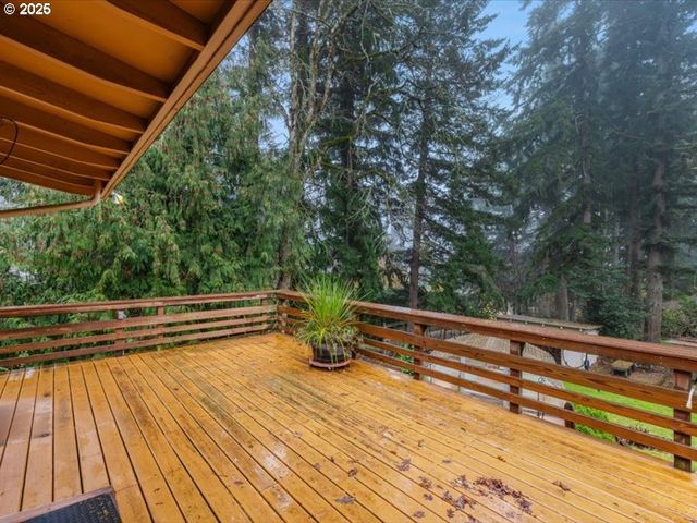 690 MARYLHURST Dr, West Linn, OR 97068