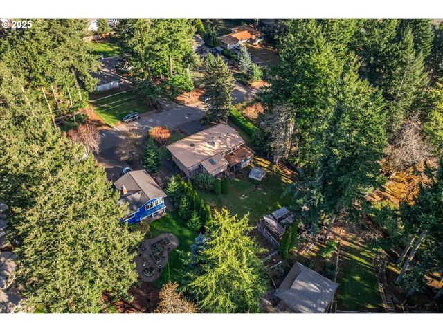 690 MARYLHURST Dr, West Linn, OR 97068