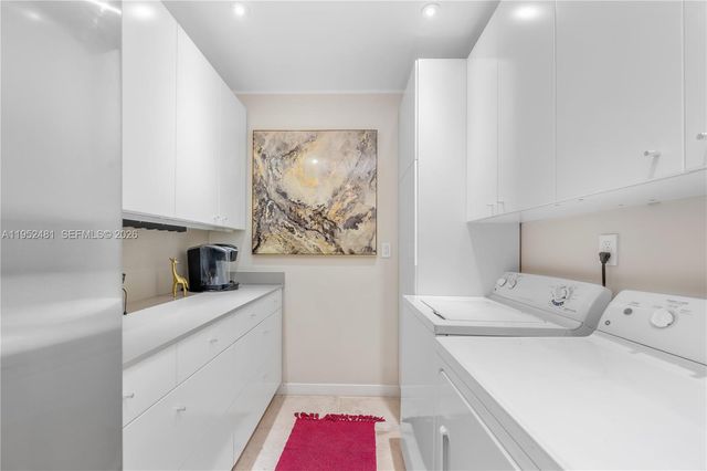 472 Minola Dr 472, Miami Springs, FL 33166