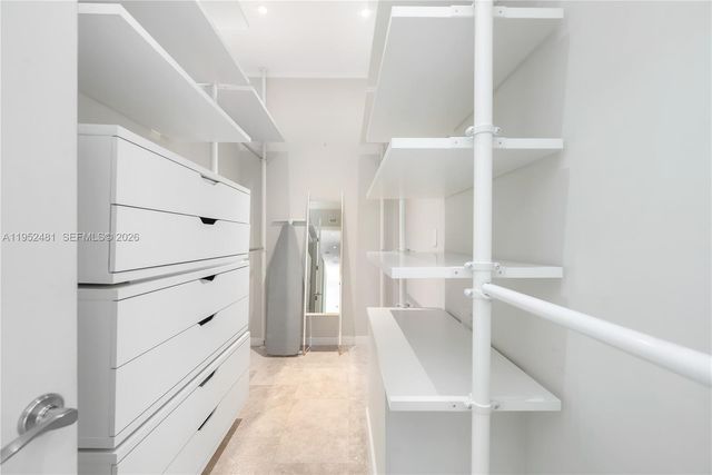 472 Minola Dr 472, Miami Springs, FL 33166