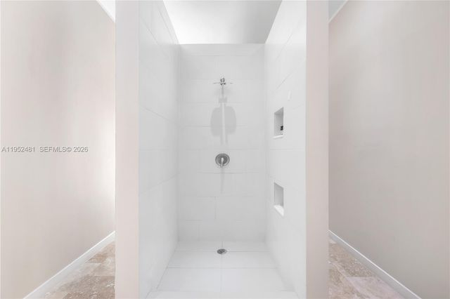 472 Minola Dr 472, Miami Springs, FL 33166