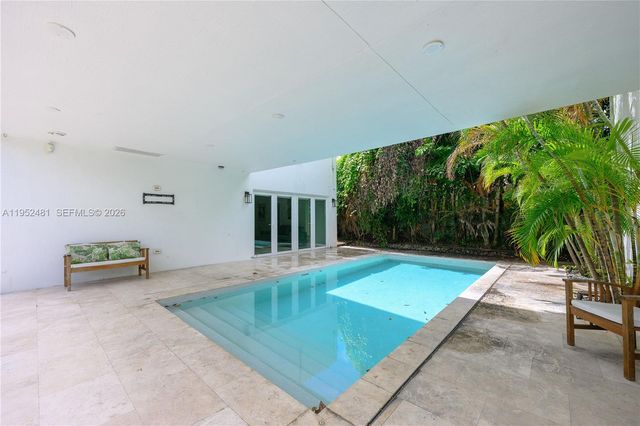 472 Minola Dr 472, Miami Springs, FL 33166